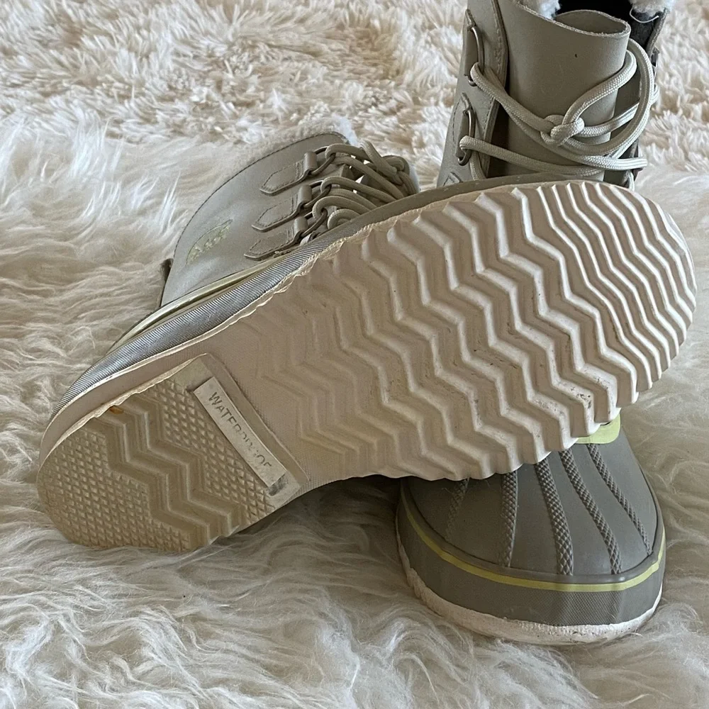 Sorel Women’s 1964 PAC Off-White Waterproof Winter Boots, size 8